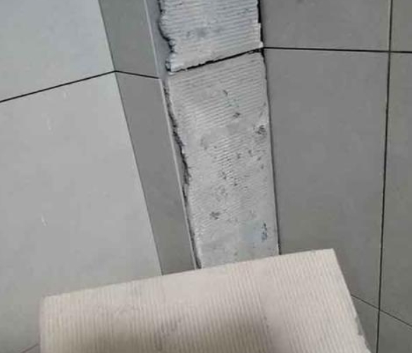 讷河瓷砖空鼓维修公司分享下厨房瓷砖脱落的补救措施。